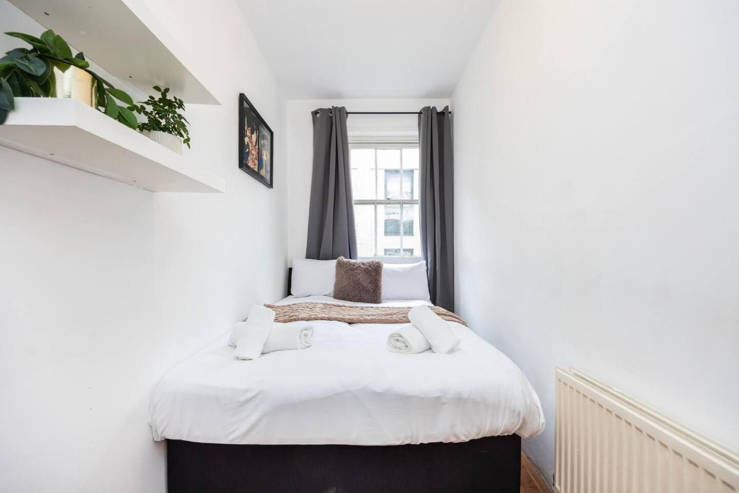 Spacious 2 Bedroom Old Street - Sleeps 6 Vakantiehuis